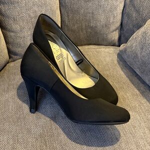 East 5th Elegant Black Heels